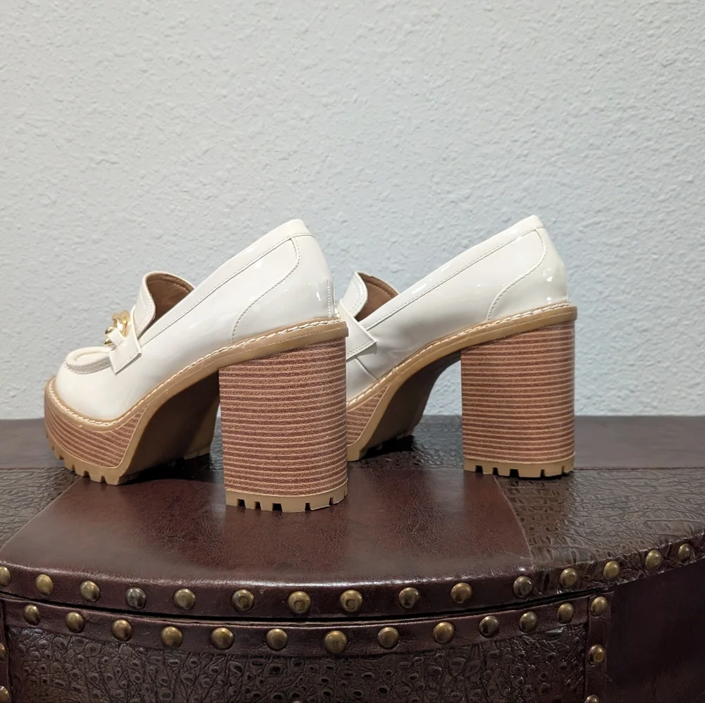 Madden Girl Ivory / Cream Platform Loafers with Gold Chain, Size 9